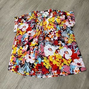 NWT Avara colorful top!